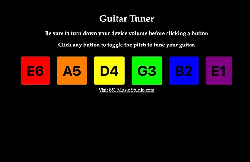 Student using a note and fretboard training app